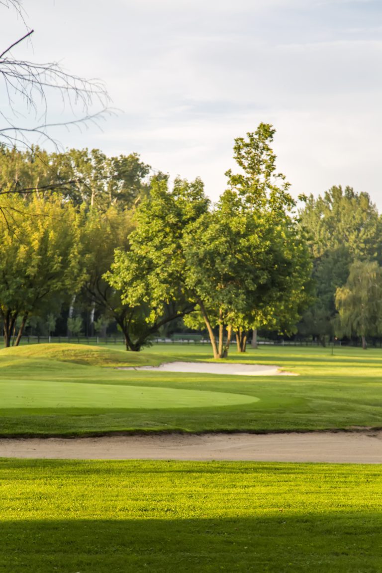 Parcours du Golf du Grand Avignon près du Rioulas
